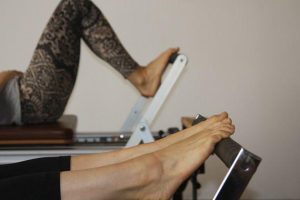 La importancia de los pies en Pilates y su impacto en la salud postural